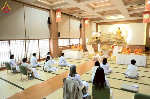 ภาพ No.213415:วันอาทิตย์ที่ 16 มีนาคม พ.ศ. 2568 พิธีบุพเปตพลี, ถวายภัตตาหาร, ปล่อยปลา วัดพระธรรมกายคานากาว่า ประเทศญี่ปุ่น