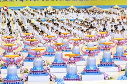 ภาพ No.134025:พิธีบูชาข้าวพระ  ในวันอาทิตย์ต้นเดือนที่ 7 เมษายน พ.ศ. 2567 ณ วัดพระธรรมกาย จ.ปทุมธานี