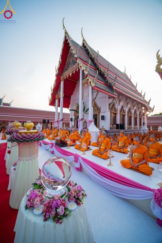 ภาพ No.112152:พิธีจุดประทีปถวายเป็นพุทธบูชา และบูชาธรรมมหาปูชนียาจารย์ พระมงคลเทพมุนี(สด จนฺทสโร) ในโครงการธรรมยาตรา กตัญญูบูชา มหาปูชนียาจารย์ พระมงคลเทพมุนี(สด จนฺทสโร) พระผู้ปราบมาร อนุสรณ์สถาน 7 แห่ง ปีที่ 12 วันที่ 14 มกราคม พ.ศ. 2567 ณ วัดสองพี่น้อง อ.สองพี่น้อง