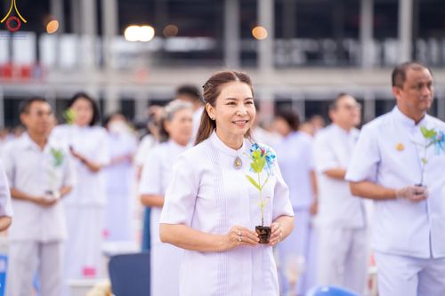 ภาพ No.160403:พิธีปลูกต้นทรัพย์บานชื่น ณ ลานธรรม พระมหาธรรมกายเจดีย์ วัดพระธรรมกาย จ.ปทุมธานี วันพฤหัสบดีที่ 10 ตุลาคม พ.ศ. 2567