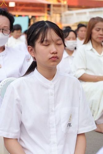 ภาพ No.297113:วันที่ 17 มกราคม พ.ศ. 2569 พิธีจุดประทีปถวายเป็นพุทธบูชา และบูชาธรรมมหาปูชนียาจารย์ (ภาพชุดที่ 2) ณ วัดโบสถ์บน ต.บางคูเวียง จ.นนทบุรี อนุสรณ์สถานลำดับที่ 4 สถานที่เกิดด้วยกายธรรม ในโครงการธรรมยาตรา กตัญญูบูชา มหาปูชนียาจารย์ พระมงคลเทพมุนี(สด จนฺทสโร) พร