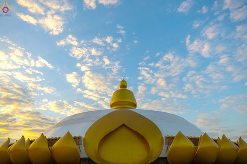 ภาพ No.302424:วันที่ 24 มกราคม พ.ศ. 2569 พิธีตักบาตรพระธรรมยาตรา ณ อนุสรณ์สถานลำดับที่ 5 สถานที่เผยแผ่วิชชาธรรมกายครั้งแรก อนุสรณ์สถานบางปลา วัดบางปลา อำเภอบางเลน จังหวัดนครปฐม ในโครงการธรรมยาตรา กตัญญูบูชา มหาปูชนียาจารย์ พระมงคลเทพมุนี(สด จนฺทสโร) พระผู้ปราบมาร อนุส