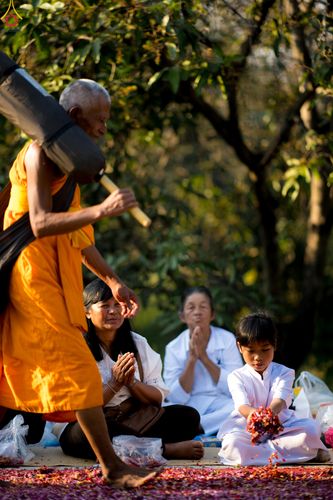 ภาพ No.295150:วันที่ 14 มกราคม พ.ศ. 2569 พิธีต้อนรับพระธรรมยาตรา อนุสรณ์สถานลำดับที่ 4  สถานที่เกิดด้วยกายธรรม ณ วัดโบสถ์บน ต.บางคูเวียง จ.นนทบุรี ในโครงการธรรมยาตรา กตัญญูบูชา มหาปูชนียาจารย์ พระมงคลเทพมุนี(สด จนฺทสโร) พระผู้ปราบมาร อนุสรณ์สถาน 7 แห่ง ปีที่ 14