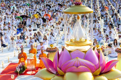 ภาพ No.293844:วันที่ 14 มกราคม พ.ศ. 2569 พิธีจุดประทีปถวายเป็นพุทธบูชา และบูชาธรรมมหาปูชนียาจารย์  ณ วัดสองพี่น้อง ต.ต้นตาล อ.สองพี่น้อง จ.สุพรรณบุรี ในโครงการธรรมยาตรา กตัญญูบูชา มหาปูชนียาจารย์ พระมงคลเทพมุนี(สด จนฺทสโร) พระผู้ปราบมาร อนุสรณ์สถาน 7 แห่ง ปีที่ 14