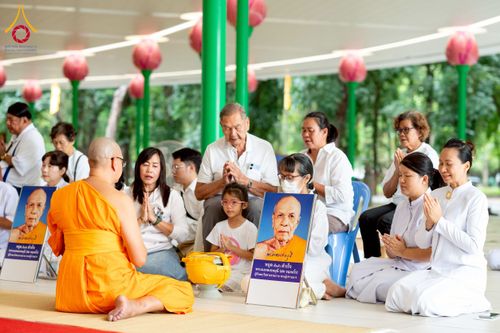 ภาพ No.256297:วันที่ 4 ตุลาคม พ.ศ. 2568 พิธีบรรพชาอุปสมบท  โครงการอุปสมบทหมู่บูชาธรรม 141 ปี  พระมงคลเทพมุนี (สด จนฺทสโร) ณ โบสถ์พระไตรปิฏก วัดพระธรรมกาย จ.ปทุมธานี