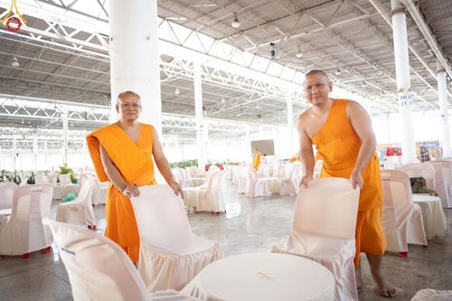 ภาพ No.59752:V.39 ทุ่มสุดใจ ธรรมชัย 80 ปี การเตรียมงาน การปฏิบัติงาน ของเจ้าหน้าที่หน่วยงานต่างๆ เพื่อพิธีฉลองอายุวัฒนมงคล 80 ปี หลวงพ่อธัมมชโย และรับถวายมหาสังฆทาน 10,000 กว่าวัดทั่วประเทศ ในวันคุ้มครองโลก จันทร์ที่ 22 เมษายน พ.ศ. 2567