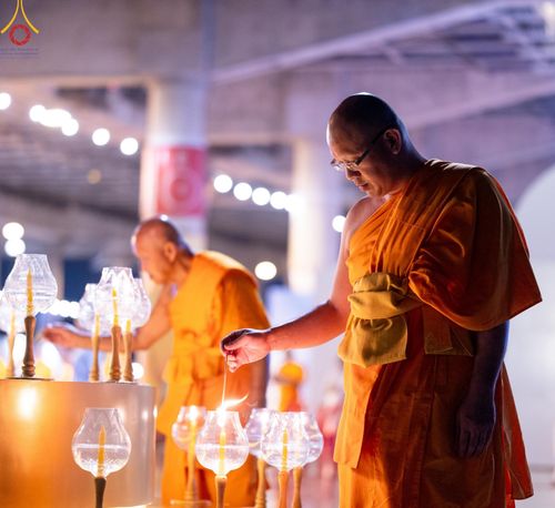 ภาพ No.154924:พิธีจุดประทีป, พิธีฉลองชัยสวดมนต์บทธัมมจักกัปปวัตนสูตร ณ มหารัตนวิหารคด วัดพระธรรมกาย วันอังคารที่ 17 กันยายน พ.ศ. 2567