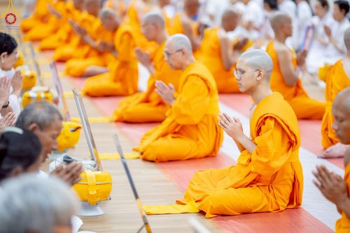 ภาพ No.217304:วันเสาร์ที่ 12 เมษายน พ.ศ. 2568 พิธีบรรพชา พิธีขอศีลและขอนิสสัย พิธีมอบบาตร ในโครงการอุปสมบทหมู่ บูชาธรรมหลวงพ่อธัมมชโย, โครงการธรรมทายาท ระดับอุดมศึกษา รุ่นที่ 52 ,  โครงการบวชพระนานาชาติ AEC & WAB CEO รุ่นที่ 4 ณ วัดพระธรรมกาย