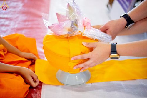 ภาพ No.215883:วันเสาร์ที่ 5 เมษายน พ.ศ. 2568 พิธีขอบรรพชา พิธีขอสรณคมน์และศีล  พิธีขอนิสสัย พิธีถวายบาตร ในโครงการบรรพชาสามเณรฟื้นฟูพระพุทธศาสนาทั่วไทย , โครงการหน่อแก้วเปรียญธรรม รุ่นที่ 13 ,  โครงการสามเณรยุวธรรมทายาท รุ่นที่ 33 , โครงการสามเณรมัชฌิมธรรมทายาท รุ่นที