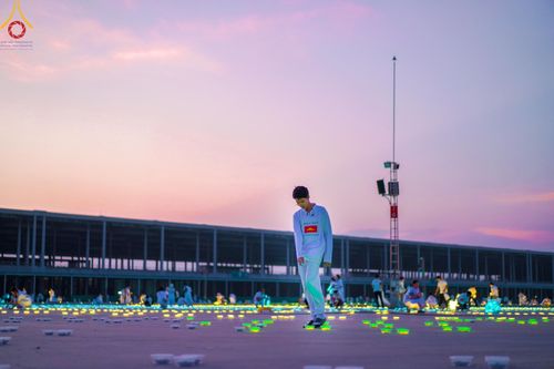 ภาพ No.58338:V.41 เทหมดใจ  ลุยต่อไป ร้อยซาวปี การเตรียมงาน การปฏิบัติงาน และการเก็บงาน ของเจ้าหน้าที่หน่วยงานต่างๆ เพื่อพิธีฉลองอายุวัฒนมงคล 80 ปี หลวงพ่อธัมมชโย และรับถวายมหาสังฆทาน 10,000 กว่าวัดทั่วประเทศ ในวันคุ้มครองโลก จันทร์ที่ 22 เมษายน พ.ศ. 2567