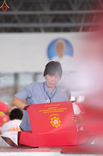 ภาพ No.210986:วันที่ 15 มีนาคม พ.ศ. 2568  บุญบรรจุกล่องไทยธรรม เพื่อถวายแด่พระสังฆาธิการ 40,000 กว่าวัดทั่วไทย ในวันคุ้มครองโลก 22 เมษายน พ.ศ. 2568