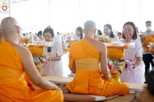 ภาพ No.131702:พิธีร่วมบุญบรรพชาสามเณร 5,000 รูป ณ บ้านแก้วเรือนทองคุณยาย สภาธรรมกายสากล วัดพระธรรมกาย วันเสาร์ที่ 23 มีนาคม พ.ศ. 2567