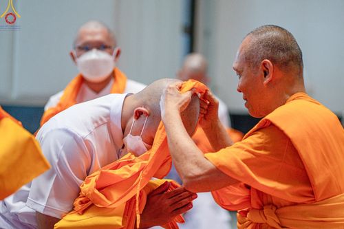 ภาพ No.141445:พิธีบรรพชาอุปสมบท โครงการอุปสมบทหมู่รุ่นผู้บริหาร รุ่นที่ 14 โครงการอุปสมบทหมู่ธรรมทายาท ระดับอุดมศึกษา รุ่นที่ 51 ภาคฤดูฝน ณ โบสถ์พระไตรปิฎก วัดพระธรรมกาย ในวันเสาร์ที่ 15 มิถุนายน พ.ศ. 2567