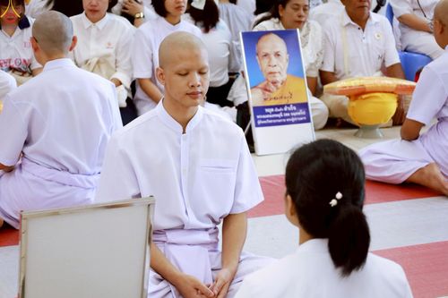 ภาพ No.228971:วันเสาร์ที่ 14 มิถุนายน พ.ศ. 2568 พิธีเวียนประทักษิณ , พิธีขอขมารับผ้าไตร ในโครงการบรรพชาอุปสมบทหมู่ ผู้บริหารรุ่นที่ 15 และ อุดมศึกษา รุ่นที่ 52 ณ โบสถ์พระไตรปิฎก วัดพระธรรมกาย