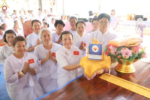 ภาพ No.158385:โครงการอบรมอุบาสก อุบาสิกาแก้ว  ตัวแทนทอดกฐิน 30,000 วัด ทั่วไทย บูชาธรรม 80 ปี หลวงพ่อธัมมชโย ระหว่างวันที่ 20-22 กันยายน พ.ศ. 2567 ณ จังหวัดบุรีรัมย์ รุ่นที่ 3