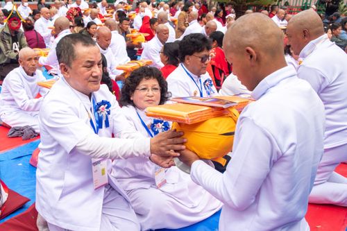 ภาพ No.129823:พิธีตัดปอยผมและแห่นาคธรรมทายาท ในโครงการบรรพชา 1,250 รูป ณ แดนประสูติ สวนลุมพินี ประเทศเนปาล วันที่ 2 มีนาคม พ.ศ. 2567