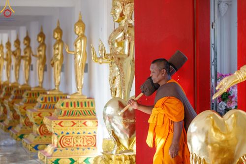 ภาพ No.193370:พิธีต้อนรับพระธรรมยาตรา ณ อนุสรณ์สถาน สถานที่เกิดในเพศสมณะ วัดสองพี่น้อง อำเภอสองพี่น้อง จังหวัดสุพรรณบุรี ในโครงการธรรมยาตรา กตัญญูบูชา มหาปูชนียาจารย์ พระมงคลเทพมุนี(สด จนฺทสโร) พระผู้ปราบมาร อนุสรณ์สถาน 7 แห่ง ปีที่ 13 วันที่ 11 มกราคม พ.ศ. 2568