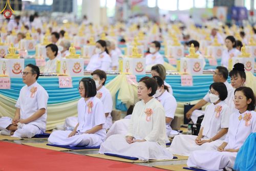 ภาพ No.60429:การต้อนรับพระสังฆาธิการ 10,000 กว่าวัดทั่วประเทศ พิธีมอบปัจจัยช่วยเหลือครู 4 จังหวัดชายแดนภาคใต้ พิธีปฏิบัติธรรม ในวันคุ้มครองโลก วันจันทร์ที่ 22 เมษายน พ.ศ.2567 ณ วัดพระธรรมกาย จ.ปทุมธานี
