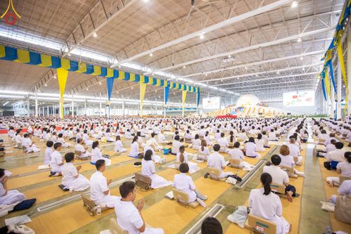 ภาพ No.159271:พิธีบูชาข้าวพระ ในวันอาทิตย์ต้นเดือน วันที่ 6 ตุลาคม พ.ศ. 2567 ณ สภาธรรมกายสากล วัดพระธรรมกาย