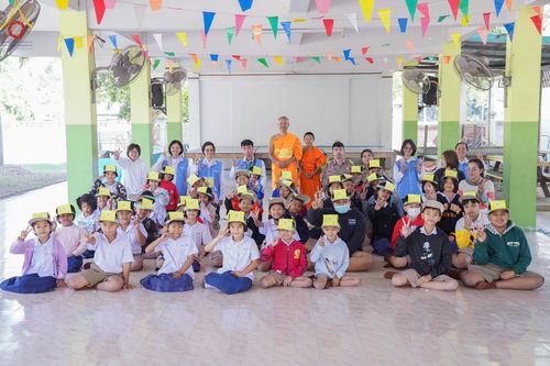 ภาพ No.195288:พิธีทอดผ้าป่าทำนุบำรุงศาสนสถาน ณ วัดพรสวรรค์ ต.หนองบ่อ อ.สองพี่น้อง จ.สุพรรณบุรี ในโครงการธรรมยาตรา กตัญญูบูชา มหาปูชนียาจารย์ พระมงคลเทพมุนี(สด จนฺทสโร) พระผู้ปราบมาร อนุสรณ์สถาน 7 แห่ง ปีที่ 13 วันที่ 13 มกราคม พ.ศ. 2568