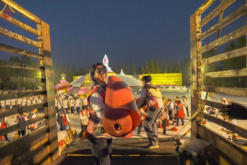 ภาพ No.203055:V.51 สารพัดV สารพัดดี ที่คลองบางนางแท่น ในโครงการธรรมยาตรา กตัญญูบูชา มหาปูชนียาจารย์ พระมงคลเทพมุนี(สด จนฺทสโร) พระผู้ปราบมาร อนุสรณ์สถาน 7 แห่ง ปีที่ 13 ระหว่างวันที่ 2-31 มกราคม พ.ศ. 2568