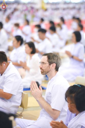 ภาพ No.159246:พิธีบูชาข้าวพระ ในวันอาทิตย์ต้นเดือน วันที่ 6 ตุลาคม พ.ศ. 2567 ณ สภาธรรมกายสากล วัดพระธรรมกาย