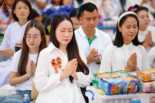 ภาพ No.126130:พิธีทำบุญเมืองนครราชสีมา ฉลอง 556 ปี ตักบาตรพระ 10,000 รูป ในวันเสาร์ที่ 2 มีนาคม พ.ศ.2567 ณ อนุสาวรีย์ท้าวสุรนารี จ.นครราชสีมา จัดโดย คณะสงฆ์จังหวัดนครราชสีมา ร่วมกับสำนักงานจังหวัดนครราชสีมา