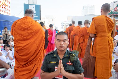 ภาพ No.151718:V.55 ทีมใหญ่ที่หาดใหญ่ เจ้าหน้าที่ทุกสถานะ หลายสัญชาติ ร่วมกันจัดงานตักบาตรที่หาดใหญ่ วันที่ 10-11 สิงหาคม พ.ศ. 2567