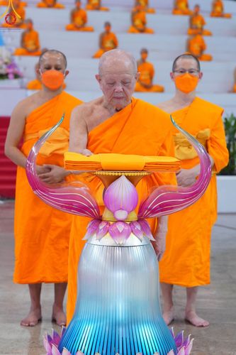 ภาพ No.99876:พิธีทอดผ้าป่า ต้นสมบัติจักรพรรดิ ในวันอาทิตย์ที่ 3 ธันวาคม พ.ศ. 2566 ณ สภาธรรมกายสากล วัดพระธรรมกาย จ.ปทุมธานี