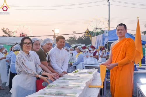 ภาพ No.114567:พิธีถวายภัตตาหารเป็นสังฆทาน แด่คณะพระธรรมยาตรา ปีที่ 12 วันที่ 18 มกราคม พ.ศ. 2567 ณ วัดโบสถ์(บน) บางคูเวียง จ.นนทบุรี