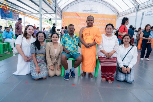 ภาพ No.133530:พิธีขอขมารับผ้าไตร, พิธีบรรพชาสามเณร, สามเณรออกบิณฑบาต ในโครงการบรรพชาสามเณร ฟื้นฟูพระพุทธศาสนาทั่วไทย  ณ ศูนย์ปฏิบัติธรรม และอบรมเยาวชนเมืองยะลา วันที่ 3 เมษายน พ.ศ. 2567