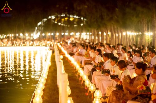 ภาพ No.266385:วันพุธที่ 5 พฤศจิกายน พ.ศ. 2568 (วันพระ ขึ้น 15 ค่ำ เดือน 12) พิธีลอยกระทงธรรม  ณ สระมหาเศรษฐีทะเลบุญ มหาวิหารพระมงคลเทพมุนี วัดพระธรรมกาย จ.ปทุมธานี