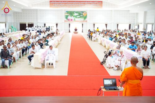 ภาพ No.149516:พิธีทักษิณานุปทานแด่บรรพชนตระกูลผ่องสวัสดิ์ และหมู่ญาติที่ล่วงลับไปแล้ว ประจำปี ครั้งที่ 19 วันพฤหัสบดีที่ 22 สิงหาคม พ.ศ. 2567 ณ พระมหาเจดีย์ทัตตชีโว ศูนย์อบรมเยาวชนกาญจนบุรี