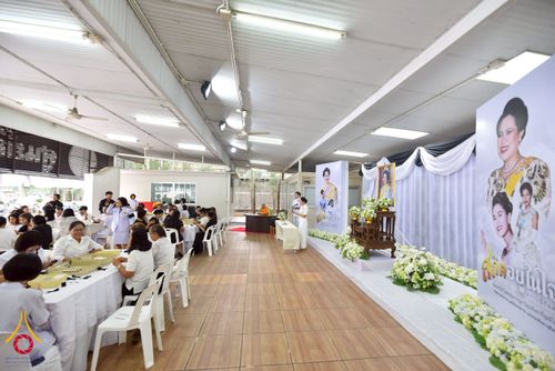 ภาพ No.267647:วันที่ 7 พฤศจิกายน พ.ศ. 2568 พสกนิกรอำเภอคลองหลวง รวมใจบำเพ็ญกุศลปัณรสมวาร (15 วัน) อุทิศถวายเป็นพระราชกุศลแด่ “สมเด็จพระพันปีหลวง” ณ วัดพระธรรมกาย