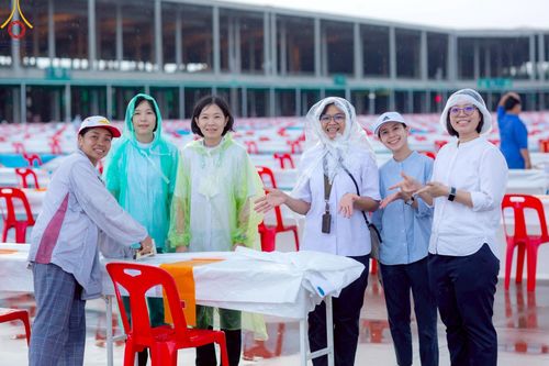 ภาพ No.218709:วันพฤหัสบดีที่ 17 เมษายน พ.ศ. 2568 การเตรียมงานในลานธรรม , สภาธรรมกายสากล , วิหารคด  เพื่องานวันคุ้มครองโลก 22 เมษายน พ.ศ. 2568