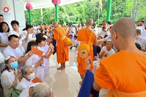 ภาพ No.223827:วันอาทิตย์ที่ 11 พฤษภาคม พ.ศ. 2568 พิธีอุปสมบทสามเณรเปรียญธรรมอุปสมบทอุทิศชีวิต 9 รูป อุบาสก 1 ท่าน ณ อุโบสถพระไตรปิฏกวัดพระธรรมกาย