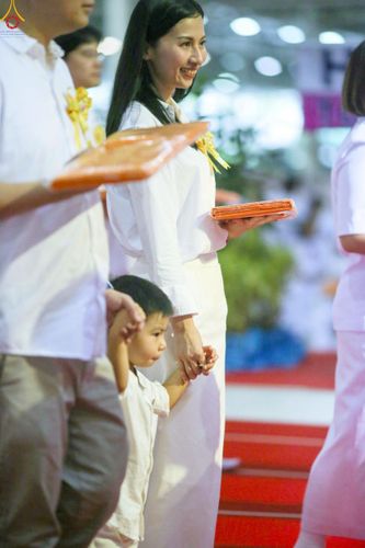 ภาพ No.240781:วันพุธที่ 27 สิงหาคม พ.ศ. 2568 พิธีทอดผ้าป่าเพื่อสร้างอาคาร  82 ปี หลวงพ่อธัมมชโย สมทบกฐินวัดพระธรรมกาย และกฐิน 30,000 วัดทั่วประเทศ ครั้งที่ 1