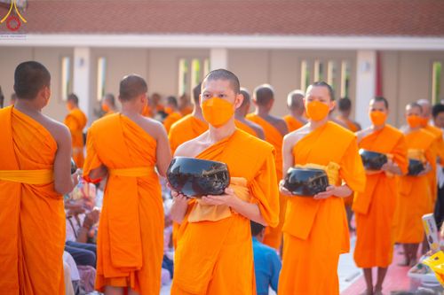 ภาพ No.116127:พิธีตักบาตรพระธรรมยาตรา ณ อนุสรณ์สถานลำดับที่ 4 สถานที่เกิดด้วยกายธรรม วัดโบสถ์(บน) จ.นนทบุรี วันที่ 21 มกราคม พ.ศ. 2567
