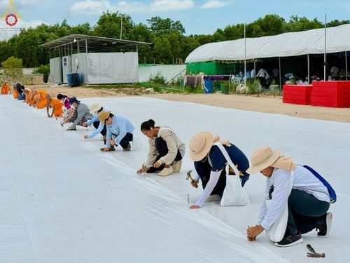 ภาพ No.211229:วันเสาร์ที่ 15 มีนาคม พ.ศ. 2568  การเตรียมงานของเจ้าหน้าที่ เพื่องานฉลองปทุมเจดีย์ ณ ศูนย์อบรมเยาวชนปัตตานี