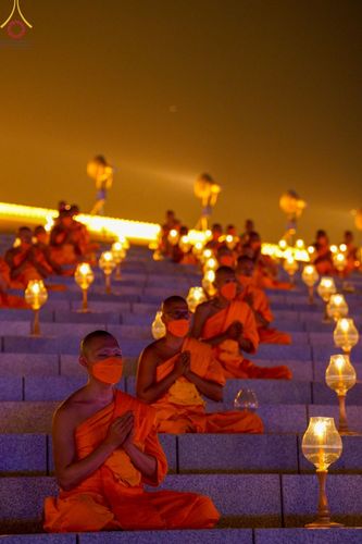 ภาพ No.77281:พิธีจุดมาฆประทีป ในวันมาฆบูชา อาทิตย์ต้นเดือนที่ 6 มีนาคม พ.ศ. 2566 ณ วัดพระธรรมกาย อ.คลองหลวง จ.ปทุมธานี