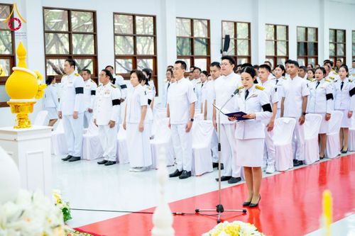 ภาพ No.276101:วันที่ 5 ธันวาคม พ.ศ. 2568 พสกนิกรอำเภอคลองหลวง พร้อมใจบำเพ็ญกุศลอุทิศถวาย “ในหลวงรัชกาลที่ 9” น้อมรำลึกในพระมหากรุณาธิคุณ เนื่องในวันคล้ายวันพระบรมราชสมภพ วันชาติ และวันพ่อแห่งชาติ ณ อาคารปลูกศรัทธา 2 วัดพระธรรมกาย อำเภอคลองหลวง จังหวัดปทุมธานี