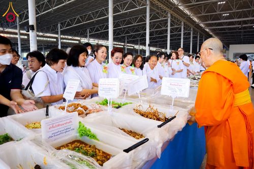 ภาพ No.121651:พิธีถวายภัตตาหารเป็นสังฆทาน แด่คณะพระธรรมยาตรา ปีที่ 12 วันที่ 31 มกราคม พ.ศ. 2567 ณ สภาธรรมกายสากล วัดพระธรรมกาย