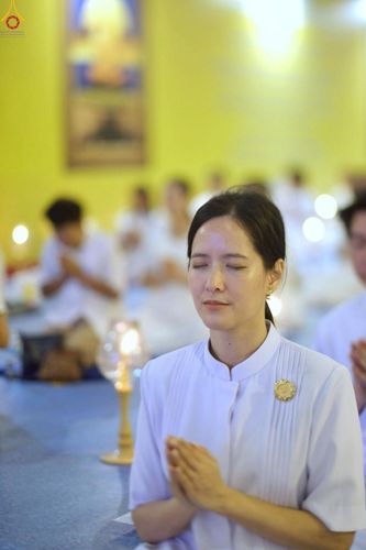 ภาพ No.224049:วันวิสาขบูชา วันอาทิตย์ที่ 11 พฤษภาคม พ.ศ. 2568 พิธีจุดวิสาขประทีป ,  พิธีเวียนประทักษิณรอบพระมหาธรรมกายเจดีย์ , พิธีฉลองชัยสวดมนต์บทธัมมจักกัปปวัตตนสูตร ครบ 7,357,000,000 จบ ณ มหารัตนวิหารคด วัดพระธรรมกาย