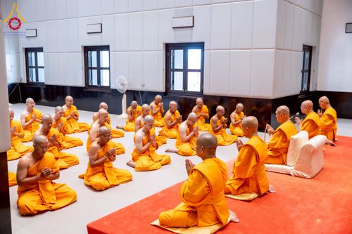 ภาพ No.256274:วันที่ 4 ตุลาคม พ.ศ. 2568 พิธีบรรพชาอุปสมบท  โครงการอุปสมบทหมู่บูชาธรรม 141 ปี  พระมงคลเทพมุนี (สด จนฺทสโร) ณ โบสถ์พระไตรปิฏก วัดพระธรรมกาย จ.ปทุมธานี