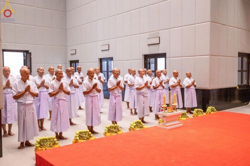 ภาพ No.156751:พิธีบรรพชาอุปสมบท ธรรมทายาท โครงการอุปสมบทหมู่บูชาธรรมครบรอบ 107 ปี วันครูผู้ค้นพบวิชชาธรรมกาย ณ โบสถ์พระไตรปิฏก วัดพระธรรมกาย วันเสาร์ที่ 14 กันยายน พ.ศ. 2567