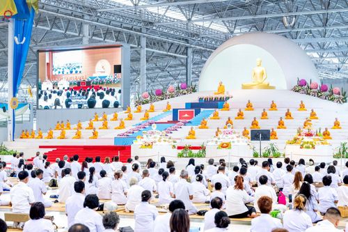 ภาพ No.227957:วันอาทิตย์ที่ 1 มิถุนายน พ.ศ. 2568 พิธีตักบาตร , พิธีบูชาข้าวพระ ณ วัดพระธรรมกาย จ.ปทุมธานี