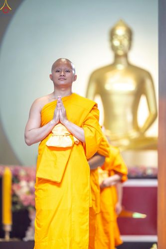 ภาพ No.227449:วันเสาร์ที่ 31 พฤษภาคม พ.ศ. 2568 พิธีเวียนประทักษิณรอบพระอุโบสถ ในพิธีอุปสมบท สามเณรเตรียม DCI รุ่นที่ 22 ณ อุโบสถพระไตรปิฎก วัดพระธรรมกาย