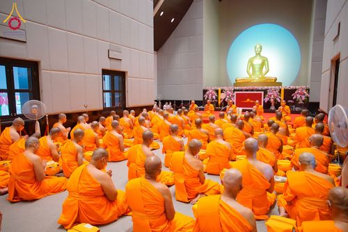 พิธีอุปสมบทในโครงการอุปสมบทหมู่ บูชาธรรมหลวงพ่อธัมมชโย พ.ศ.2567 ณ อุโบสถ วัดพระธรรมกาย จ.ปทุมธานี วันที่ 13-15 เมษายน พ.ศ. 2567