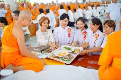 ภาพ No.247470:วันจันทร์ที่ 22 กันยายน พ.ศ. 2568 (วันพระ แรม 15 ค่ำ เดือน 10) พิธีบุพเปตพลี ครั้งที่ 170 ร่วมอุทิศบุญแด่หมู่ญาติที่ล่วงลับไปแล้ว และสืบทอดอายุพระพุทธศาสนา ณ หอฉันคุณยายอาจารย์ฯ วัดพระธรรมกาย