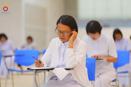 ภาพ No.219786:วันที่ 22-24 เมษายน พ.ศ. 2568 สอบบาลีสนามหลวง ครั้งที่ 2 คณะสงฆ์ภาค 1 (นนทบุรี, ปทุมธานี, สมุทรปราการ) สนามสอบวัดพระธรรมกาย อำเภอคลองหลวง จังหวัดปทุมธานี